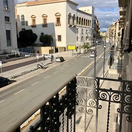 Palazzo Caltagirone Apartment
